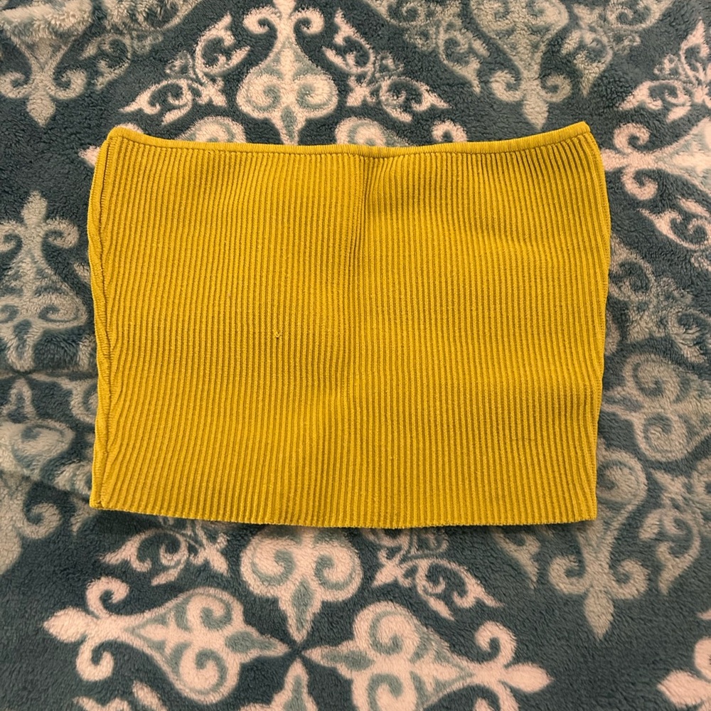Aritzia Yellow Ribbed Crop Top - Picture 3 of 3